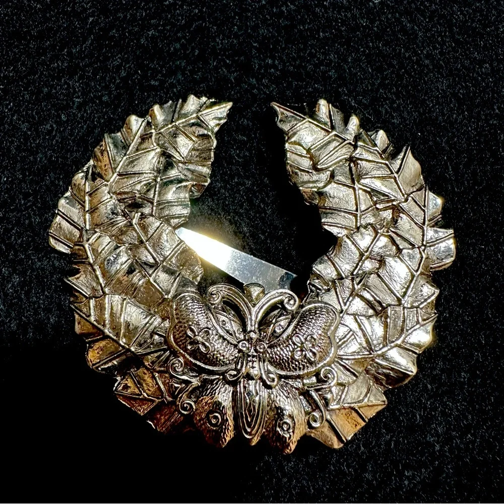 Sylvia Dahl Wreath Scarf Clip